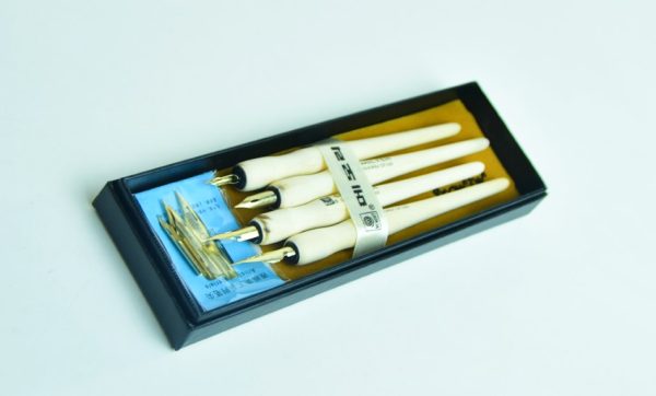 Plumillas para Caligrafia AR 3-18 Dorada (4 plum + canuto y 4 plumillas)