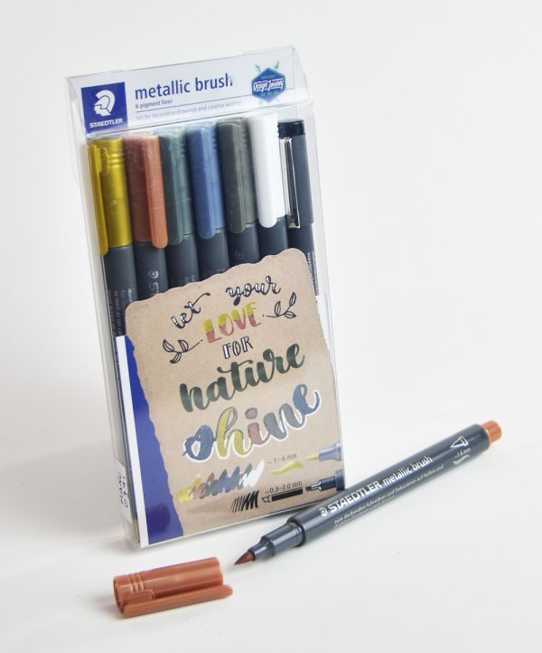 Marcador Metalico Staedtler punta Pincel 6 col + tiralíneas punta biselada 8321 TI