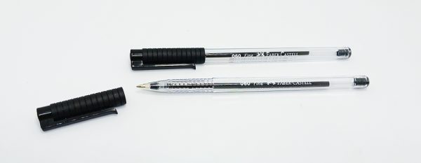 Bolígrafo Faber Castell 060 0.7 mm punta fina negro