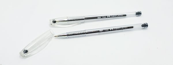 Bolígrafo Faber Castell 061 0.7 mm punta fina negro