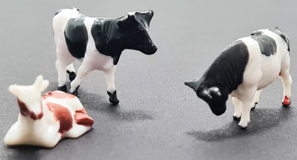 Animales de plástico Vaca Escala 1:100