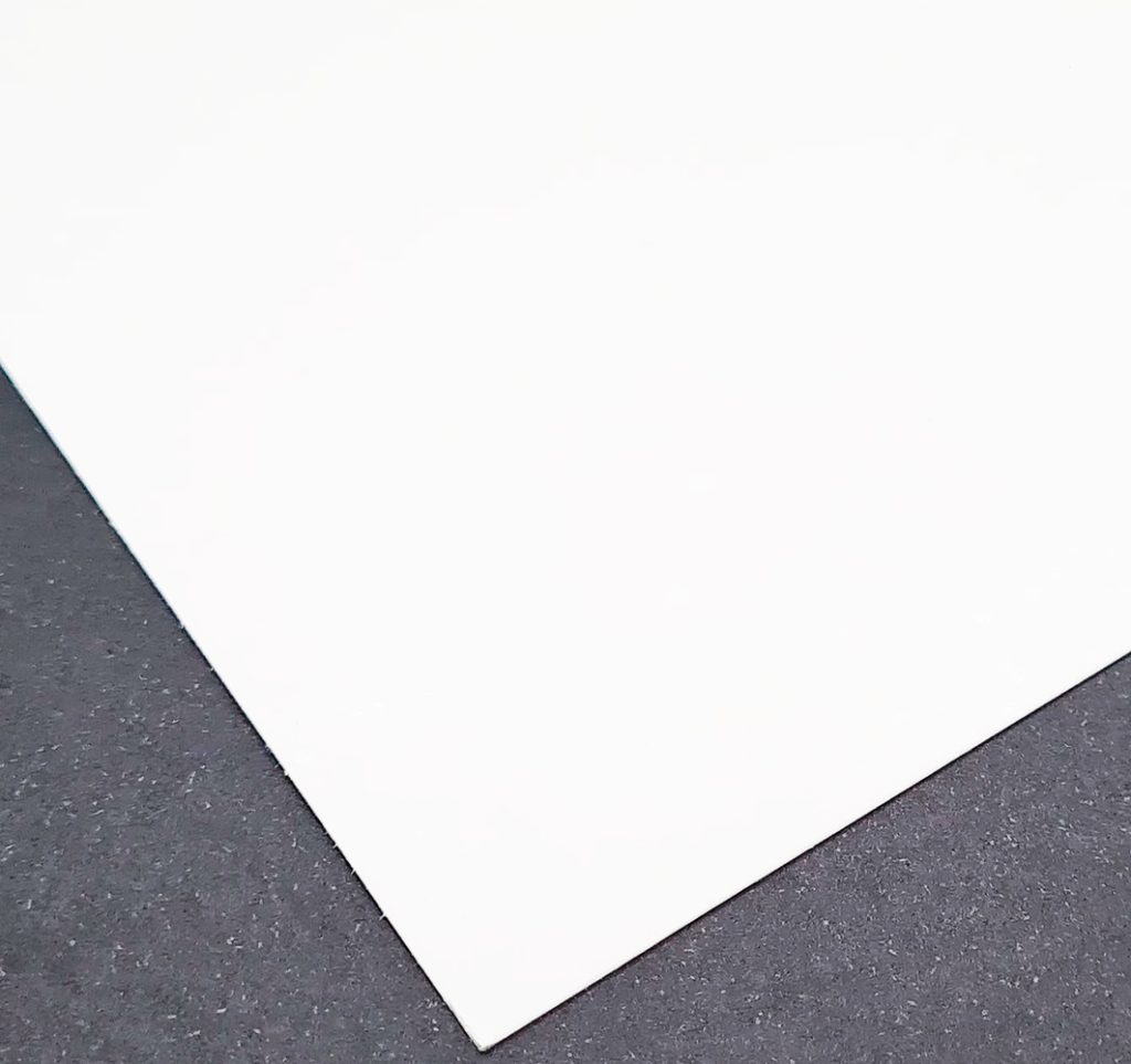 Cartulina Dúplex blanco/blanco 77 x 110 cm 250 gramos.