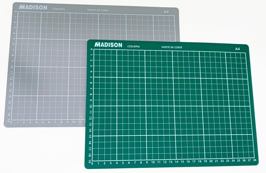 Plancha para cortar A - 4 MADISON