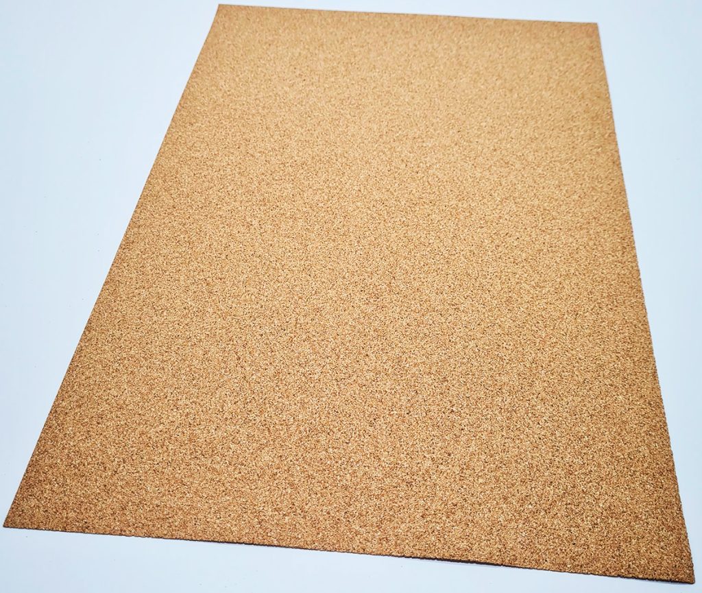 Corcho en lamina 0.9 mm Café 45 x 60 cms. (1/32")