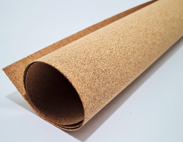 Corcho en lamina 0.9 mm Café 30 x 45 cms. (1/32")