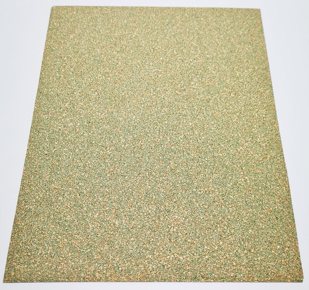 Corcho en lamina 0.9 mm verde 22.5 x 30 cms. (1/32")