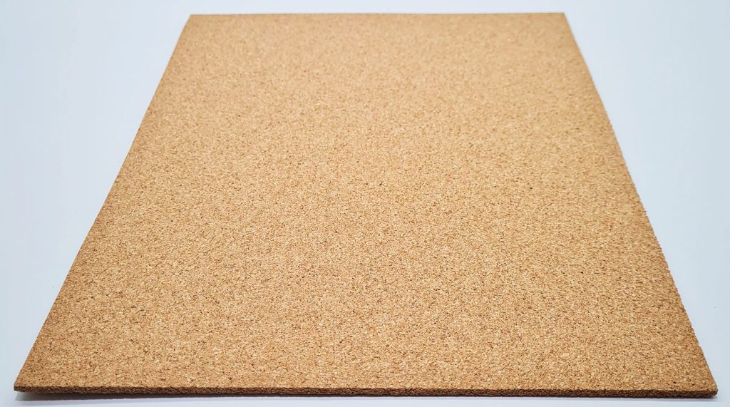 Corcho en lamina 3.2 mm Café 22.5 x 30 cms. (1/8")