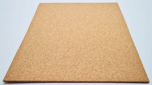 Corcho en lamina 3.2 mm Café 22.5 x 30 cms. (1/8")