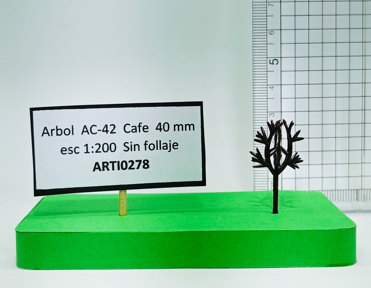 Árbol AC-42 Café 40 mm esc.1:200 Sin follaje