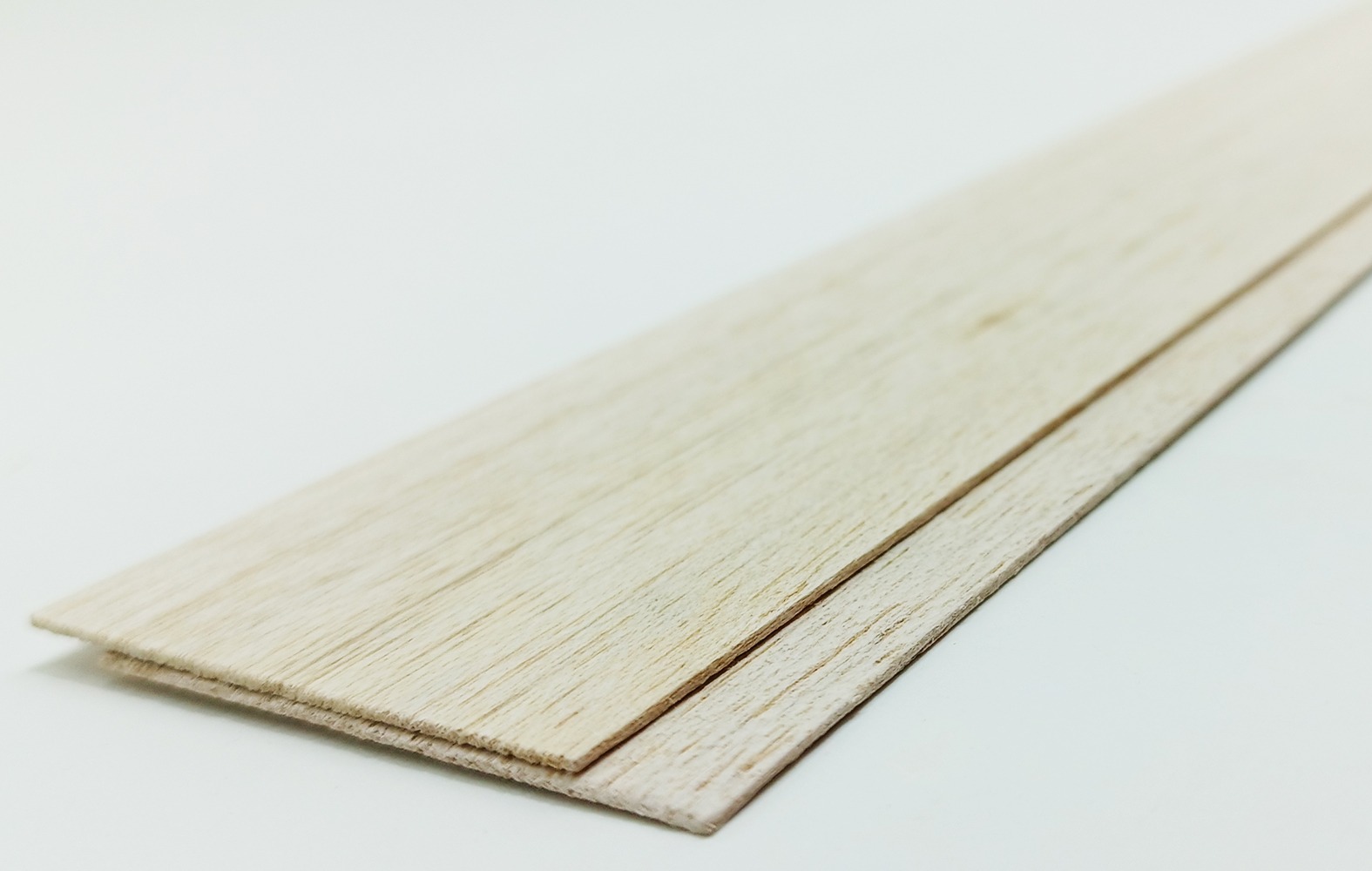 Lamina de madera Balsa en plancha de “1 mm”