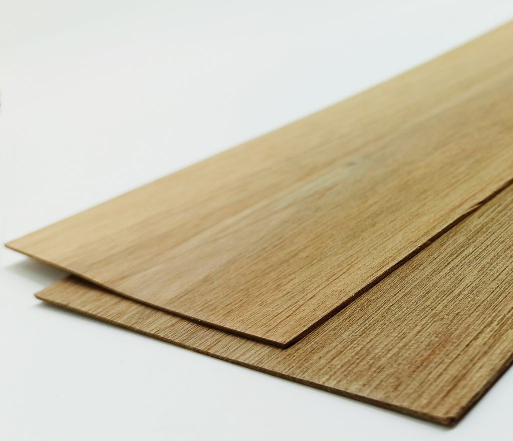 Lamina de madera Raulí en plancha de “1 mm”