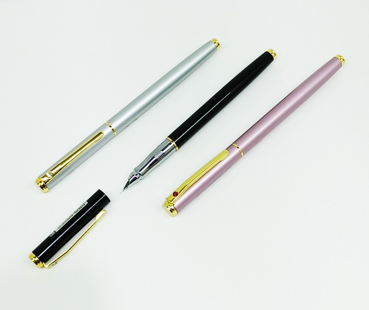 Plumafuente DELI 5681 con diamante metálico - Imagen 2