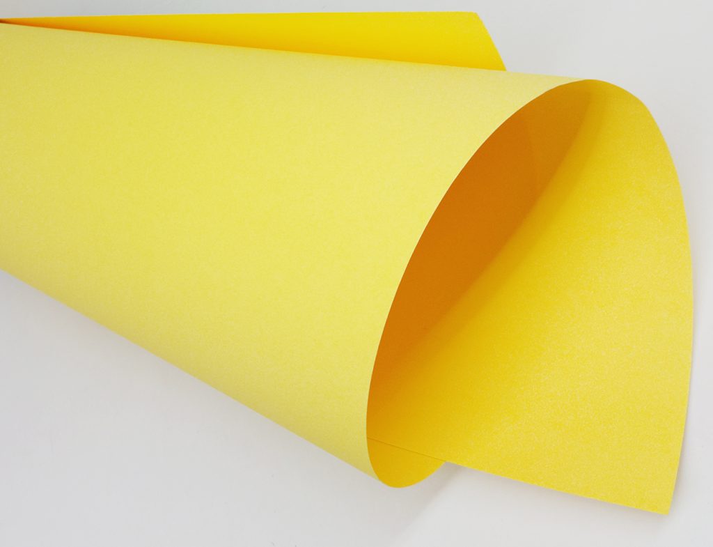 Cartulina Prisma 70 x 100 cm 220 gr. Nº 01 Amarillo claro (Girasol)