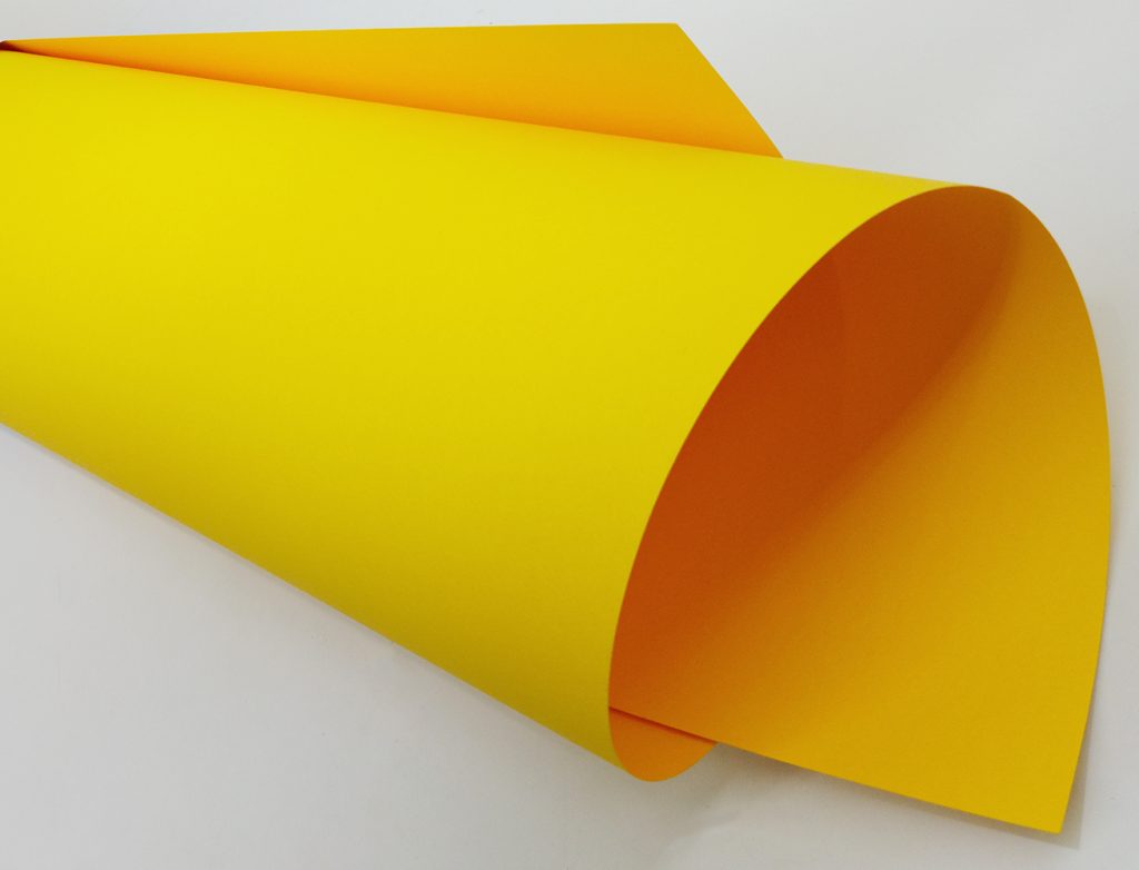 Cartulina Prisma 70 x 100 cm 220 gr. Nº 02 Amarillo fuerte (Cedro)