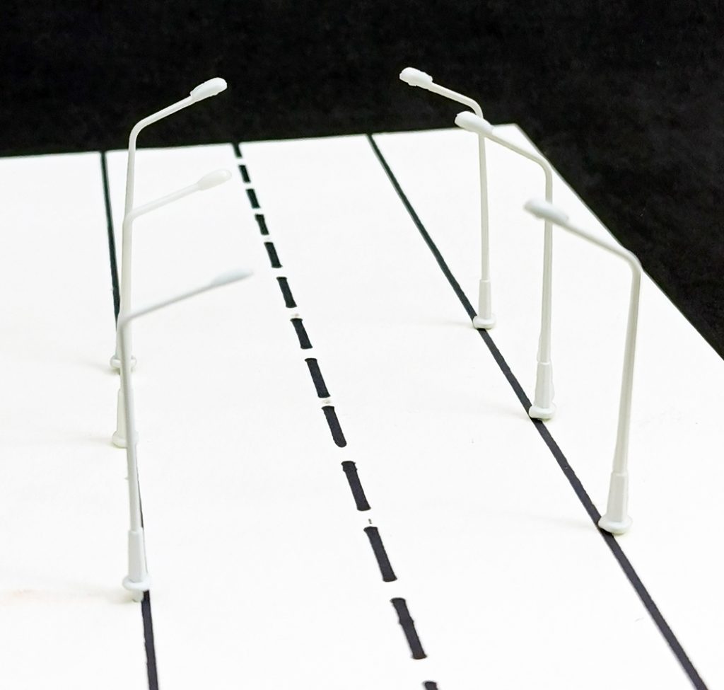 Luminaria simple LU-04 plástica blanco para avenida Escala 1:150
