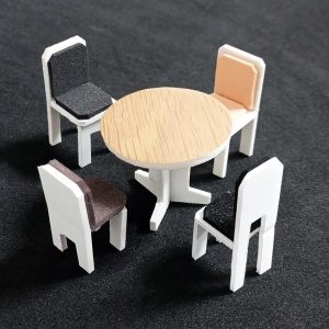 Juego de Comedor escala 1:25 (4 sillas) de cartón/cartulina