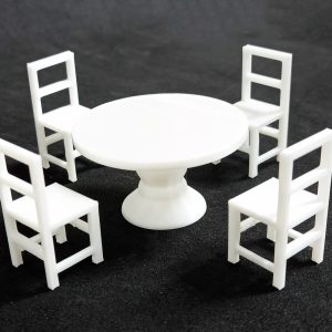 Juego de Comedor plástico de 5 piezas escala 1:25
