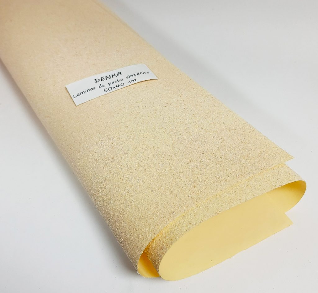 Lamina de césped A-01 DENKA 40 X 50 cm beige