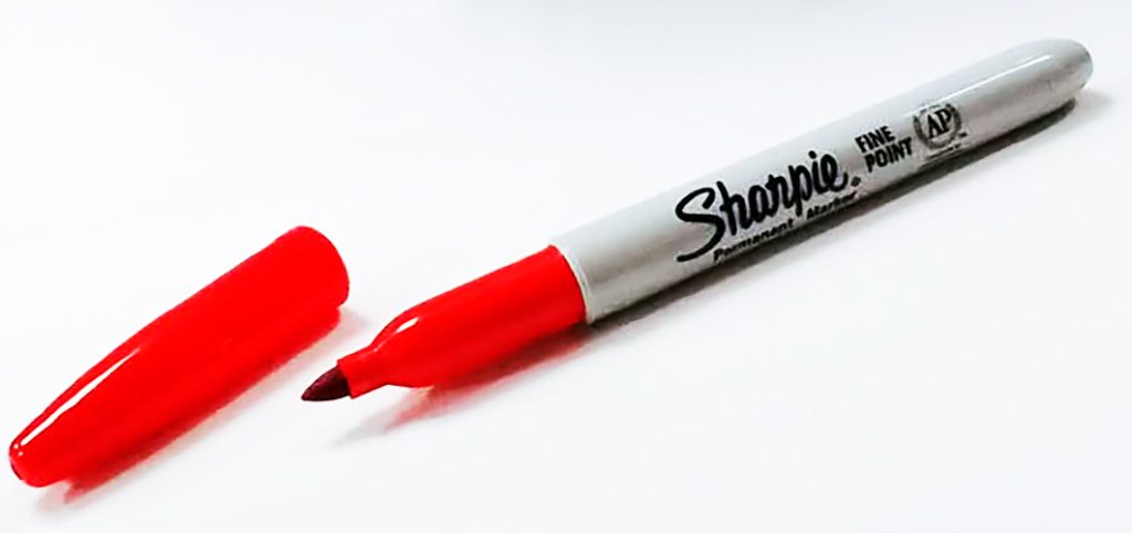 Marcador permanente SHARPIE 8384 Rojo punta fina