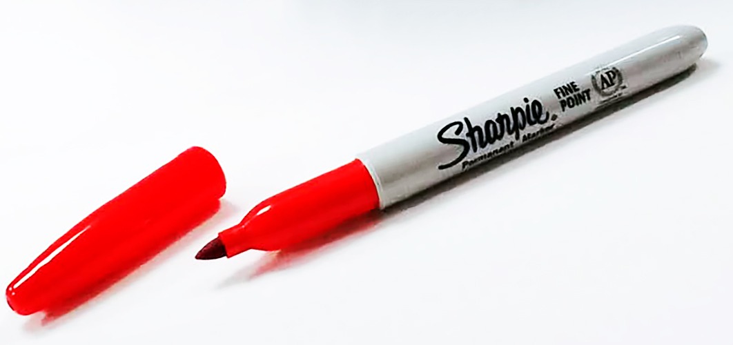 Marcador permanente SHARPIE 8384 Rojo punta fina